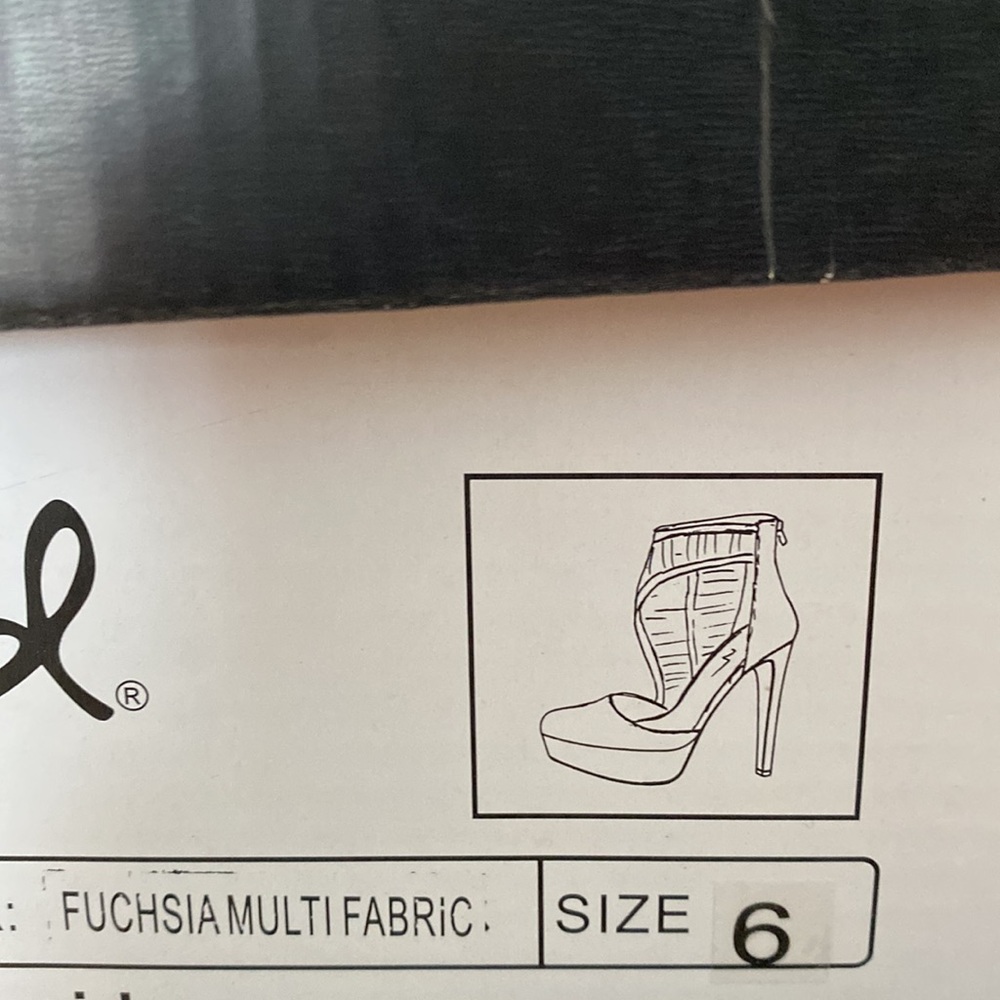 Heels - Picture 5 of 5